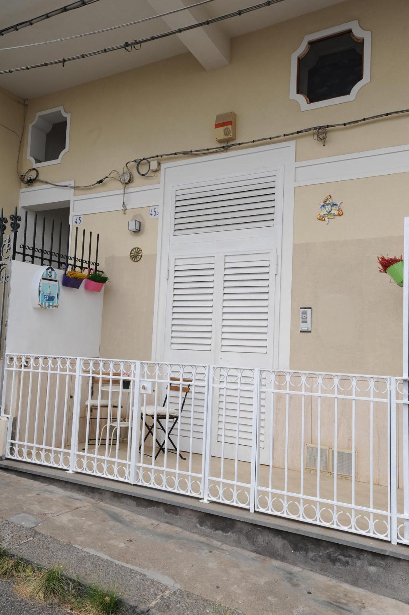 Mamis Villa Катания Екстериор снимка